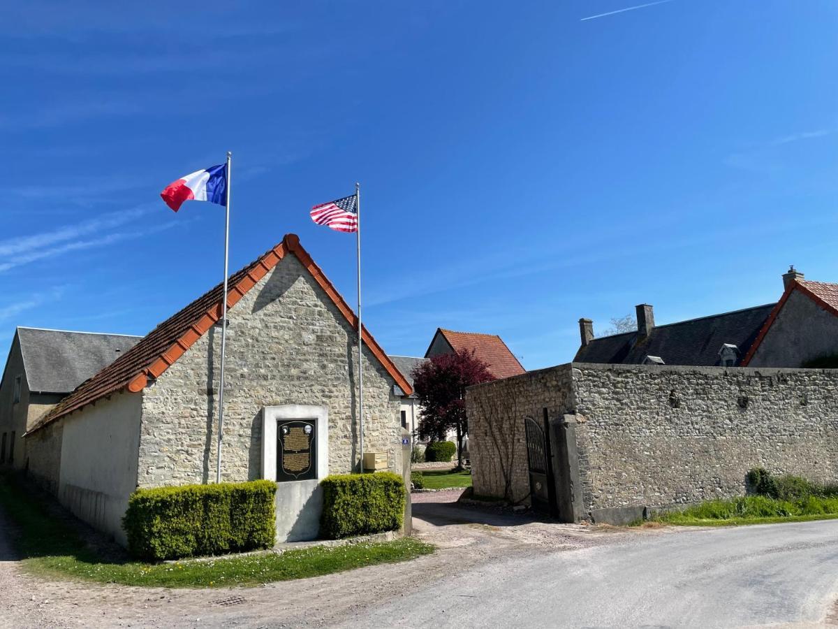 Gold - Ferme Delaunay Saint-Come-du-Mont Exterior foto